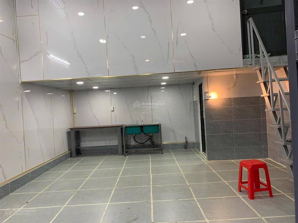 Chcho thuê mặt bằng có chỗ ở lại tại tân thuận tây, 11 triệu, 30m2, mặt tiền 5m  0918 730 *** trang