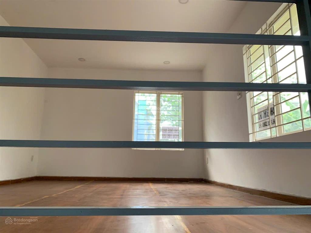 Chcho thuê mặt bằng có chỗ ở lại tại tân thuận tây, 11 triệu, 30m2, mặt tiền 5m  0918 730 *** trang