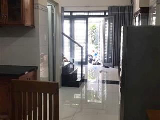 Cho thuê nhà thuê 1 trệt 2 lầu đường có hẻm xe hơi giá 20 triệu  0918 730 *** minh trang