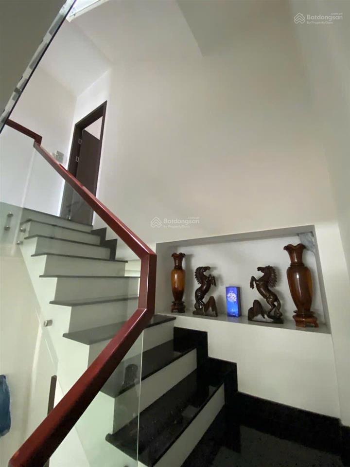 Chính chủ bán nhà 4 tầng hẻm đường huỳnh tấn phát p. tân thuận giá 8,6 tỷ  0918 730 *** minh trang