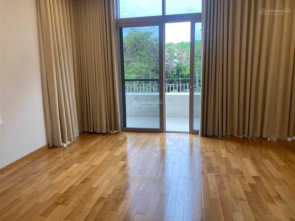 Giỏ hàng cho thuê biệt thự sân vườn 400m2  5pn và 5wc full nội thất giá 52tr/tháng 0917 497 ***