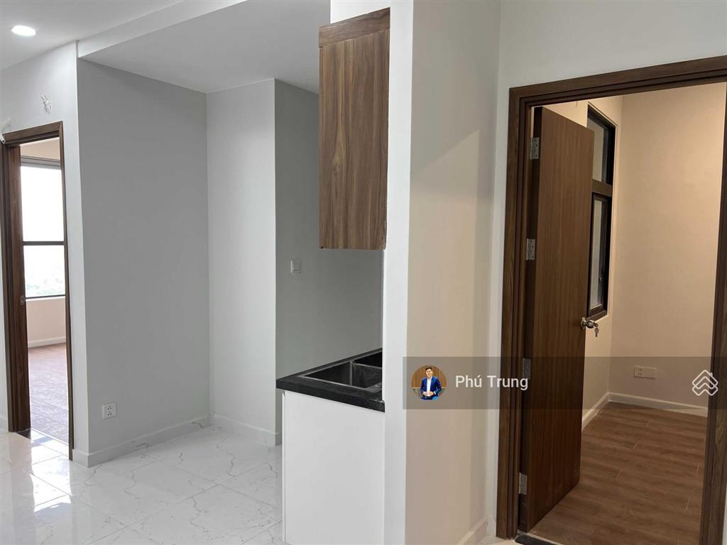 Cần bán nhanh view hồ bơi căn hộ 2pn, 2wc 61m2 đẹp thoáng opal skyline  0598 369 ***
