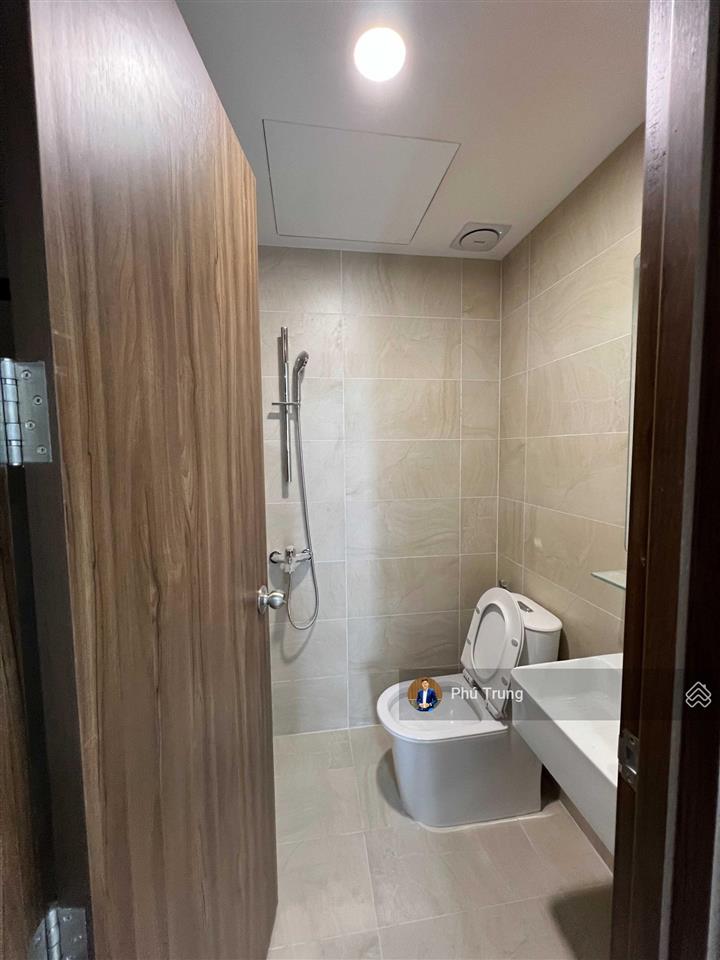Cần bán nhanh view hồ bơi căn hộ 2pn, 2wc 61m2 đẹp thoáng opal skyline  0598 369 ***