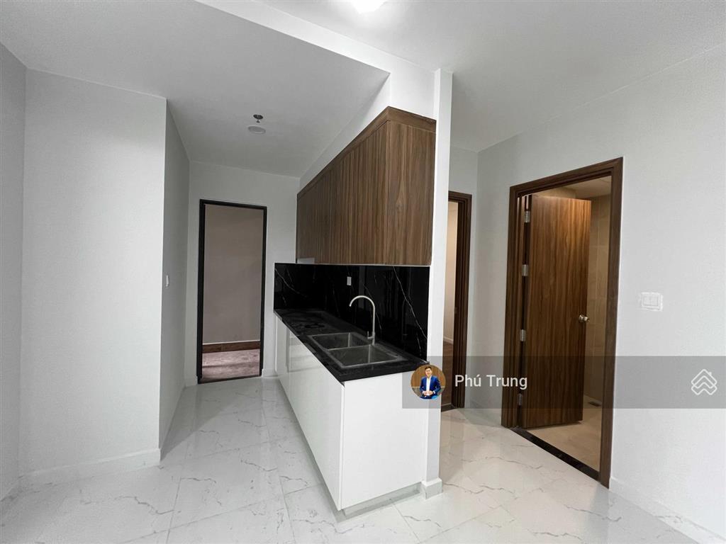 Cần bán nhanh view hồ bơi căn hộ 2pn, 2wc 61m2 đẹp thoáng opal skyline  0598 369 ***