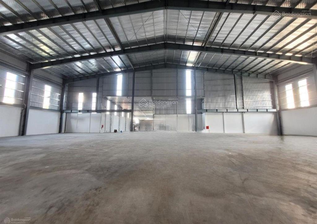 Cho thuê kho xưởng gần khu công nghiệp ngọc hồi thanh trì 2000m2 pccc nghiệm thu, xuất vat. giá mềm