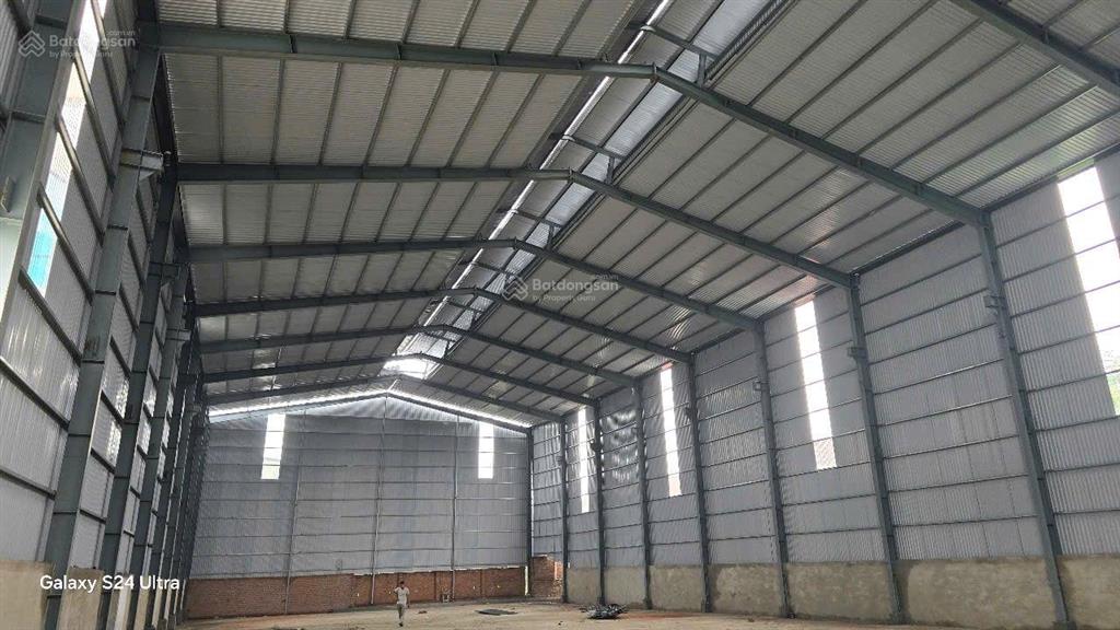 Bán kho xưởng sơn tây hà nội 3300m2 300m2 đất thổ cư, có xưởng 1500m2, vp, cho thuê 52tr/th. hiếm