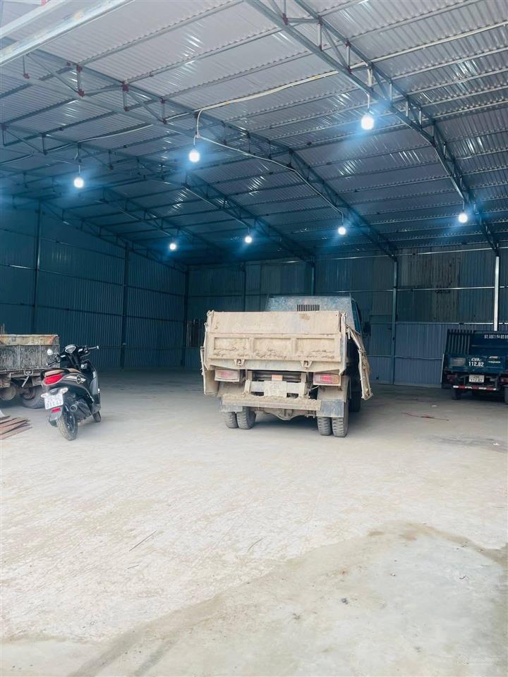 Cho thuê kho xưởng la phù hoài đức 1400m sẵn điện 3 pha, wc container lùi cửa. có vat. giá bớt sâu.