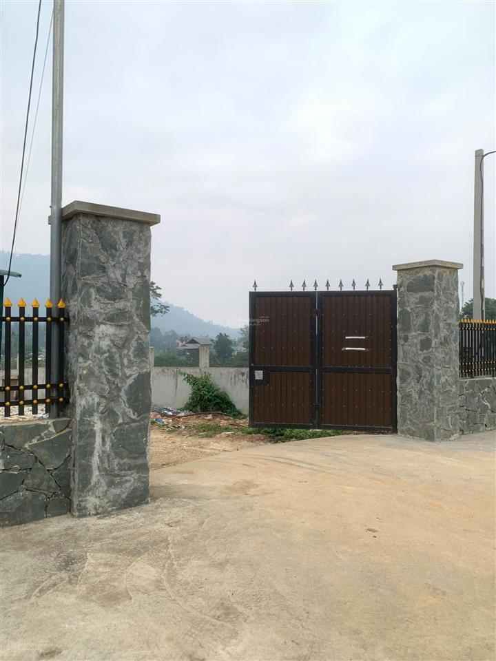 Cho thuê kho xưởng tiến xuân thạch thất 2400 m có 1300 m xưởng 3 pha container đất thổ cư giá 25k/m