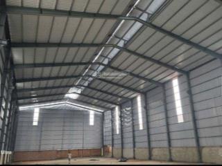 Cho thuê kho xưởng thị trấn xuân mai 2000m2 có 1400m2 xưởng. điện 3 pha 200a. container vào