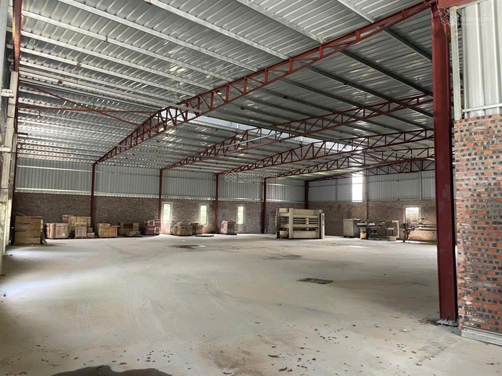 Cho thuê kho xưởng lương sơn, hòa bình 700m² sẵn điện 3 pha, wc container đỗ cửa giá mềm