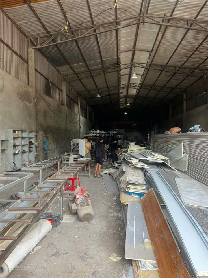 Cho thuê 3 kho xưởng liền nhau . khu vực gần bến phà vạn phúc thanh trì hà nội. 3 pha containe đỗ.