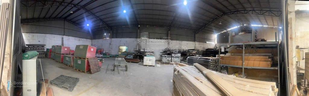 Cho thuê 3 kho xưởng liền nhau . khu vực gần bến phà vạn phúc thanh trì hà nội. 3 pha containe đỗ.