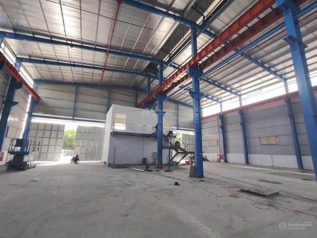 Cho thuê kho xưởng 3300m2 đồng thái ba vì mặt ql411c. pccc, trạm điện 1200kva, xuất vat. bảo vệ
