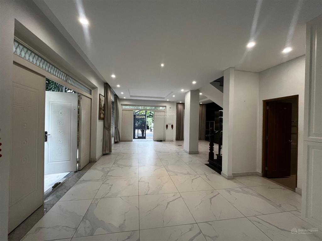 Bán nhà mặt tiền 10x18m liên phường 180m 22,6 tỷ