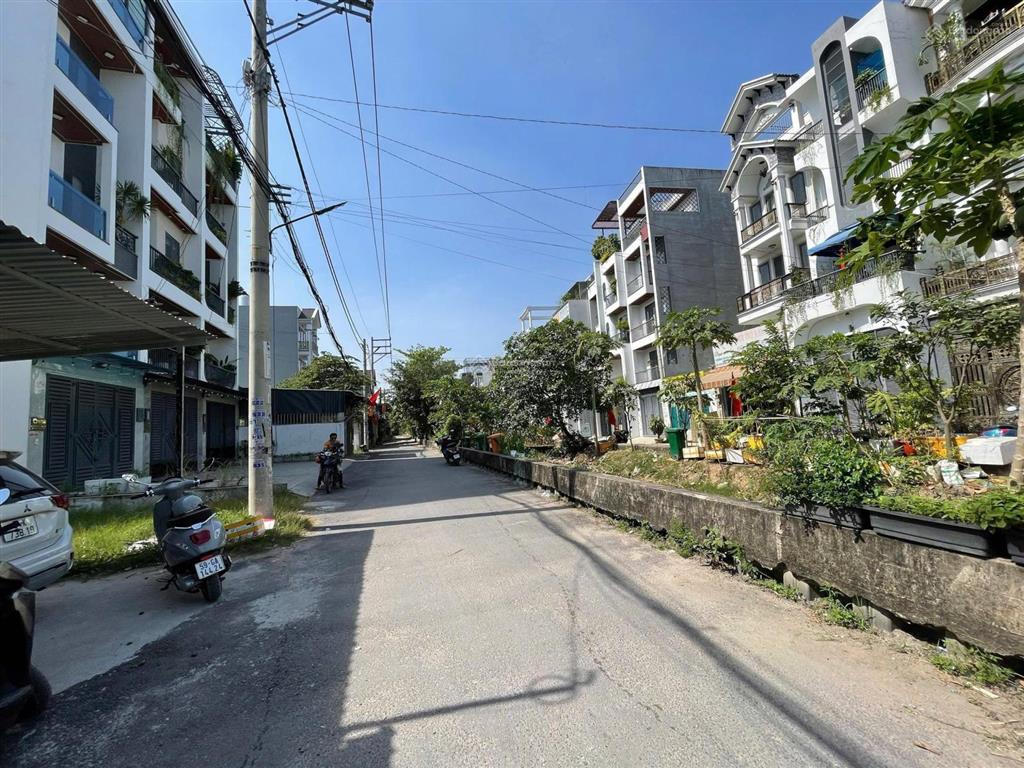 Đất mặt tiền kênh, ngang 4.8 nở hậu 5,5m tài  lộc, chỉ 4,9 tỷ