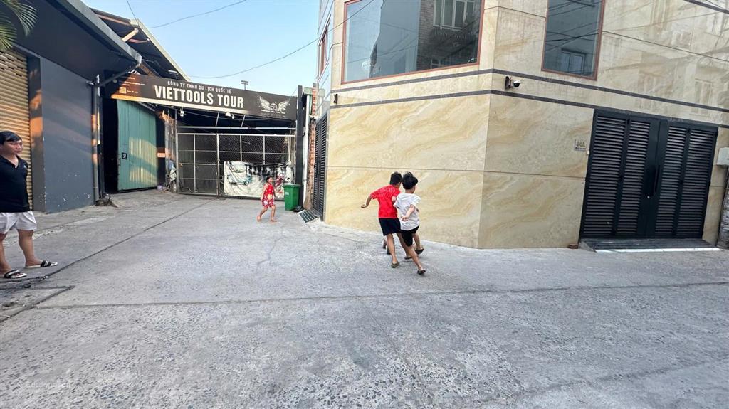 Siêu phẩm góc 2 mặt hẻm  xe tải quay đầu  55m2  3 tầng  chỉ 7.5 tỷ