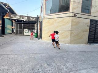 Siêu phẩm góc 2 mặt hẻm  xe tải quay đầu  55m2  3 tầng  chỉ 7.5 tỷ