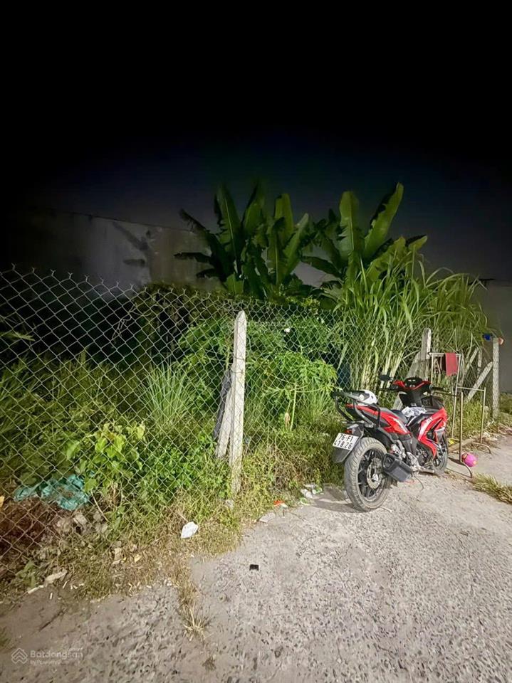 Chỉ 2,8 tỷ có ngay lô sổ hồng riêng, full thổ, đường xe hơi thông, q.12