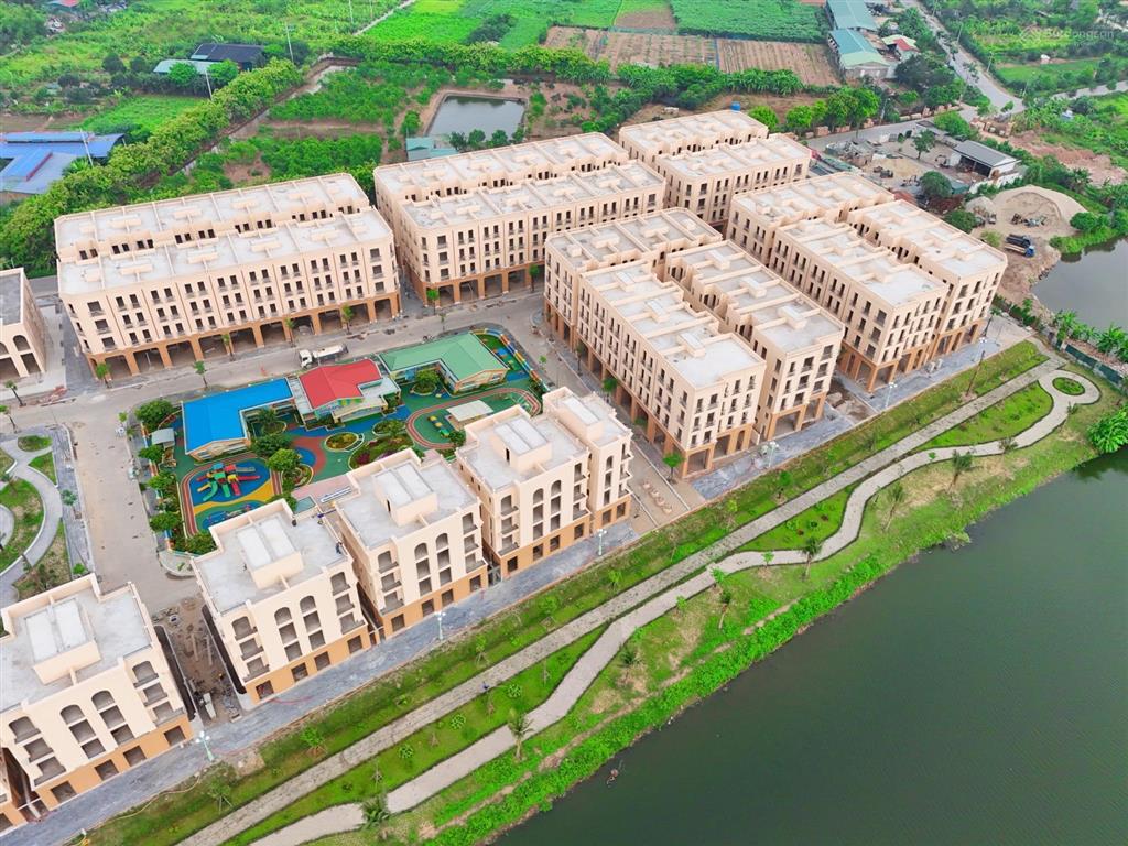 Ngoại giao căn liền kề đối diện chung cư thuộc dự án phú thị, giá tốt nhất , vay ls 0%, ck 7,5%