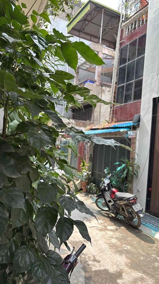 Bán nhà dân xây khu hàng không