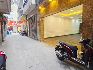 Bán nhà, phố dương quảng hàm, cầu giấy, thang máy, oto vào nhà, giao thông thuận tiện, dân trí.