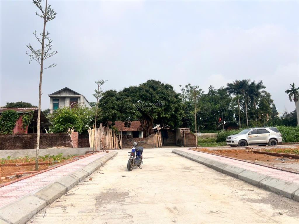Cần bán 101m2 tại thôn 3 phú cát quốc oai hà nội