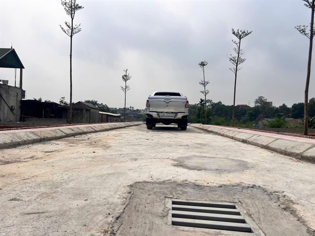 Cần bán 101m2 tại thôn 3 phú cát quốc oai hà nội