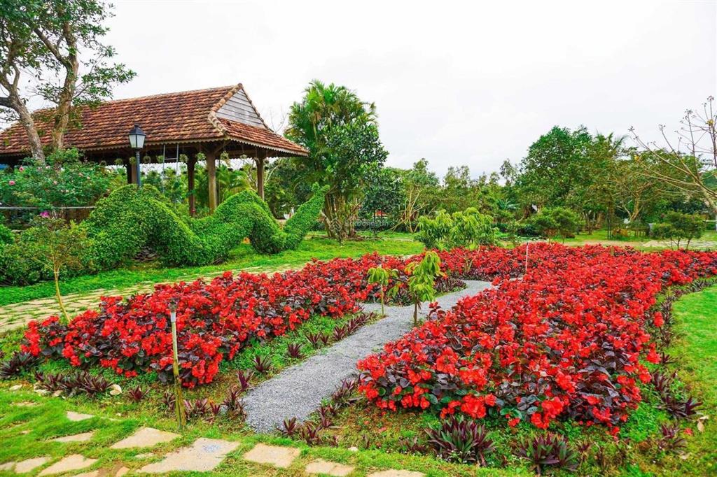 Bán gấp 4,6ha khu du lịch cao nguyên vân hòa, view hồ, đang kinh doanh 80 tr  100 triệu/tuần