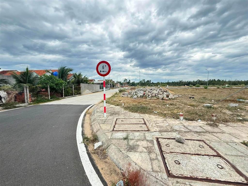 Lô góc khu đấu giá tái định cư mỹ hoà 106m2 | gần biển hạ tầng hoàn thiện