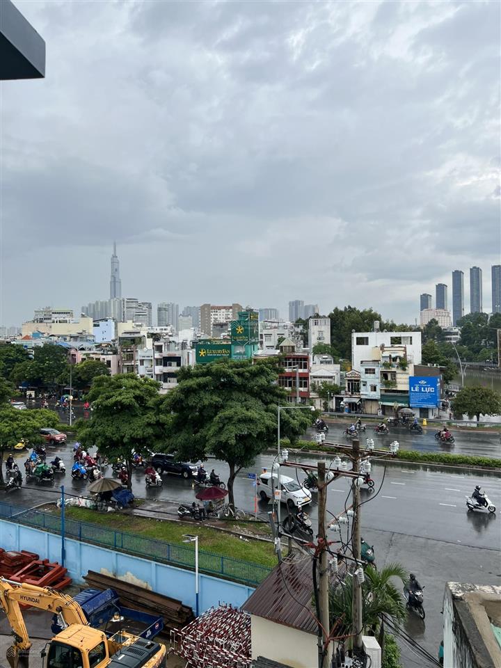 Cho thuê căn hộ mặt tiền điện biên phủ sát q. 1