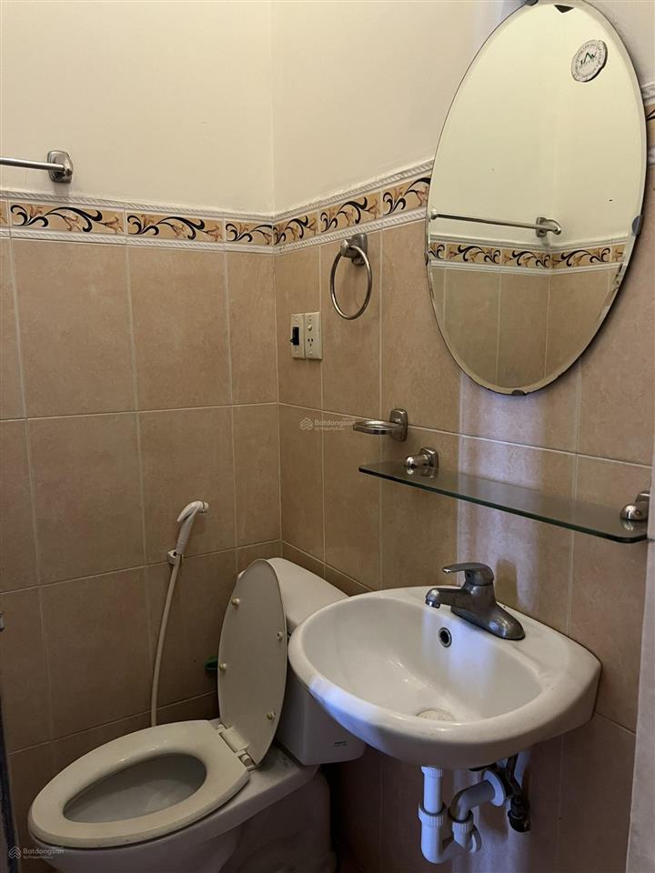 Cho thuê căn hộ mặt tiền điện biên phủ sát q. 1