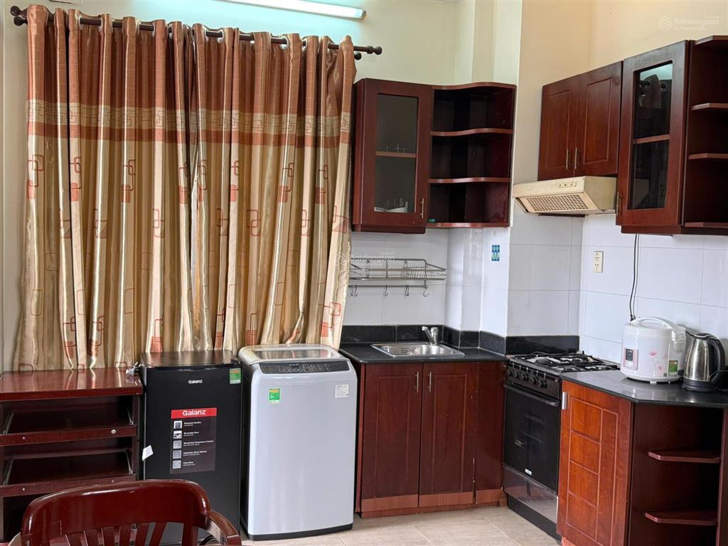 Cho thuê căn hộ mặt tiền điện biên phủ sát q. 1
