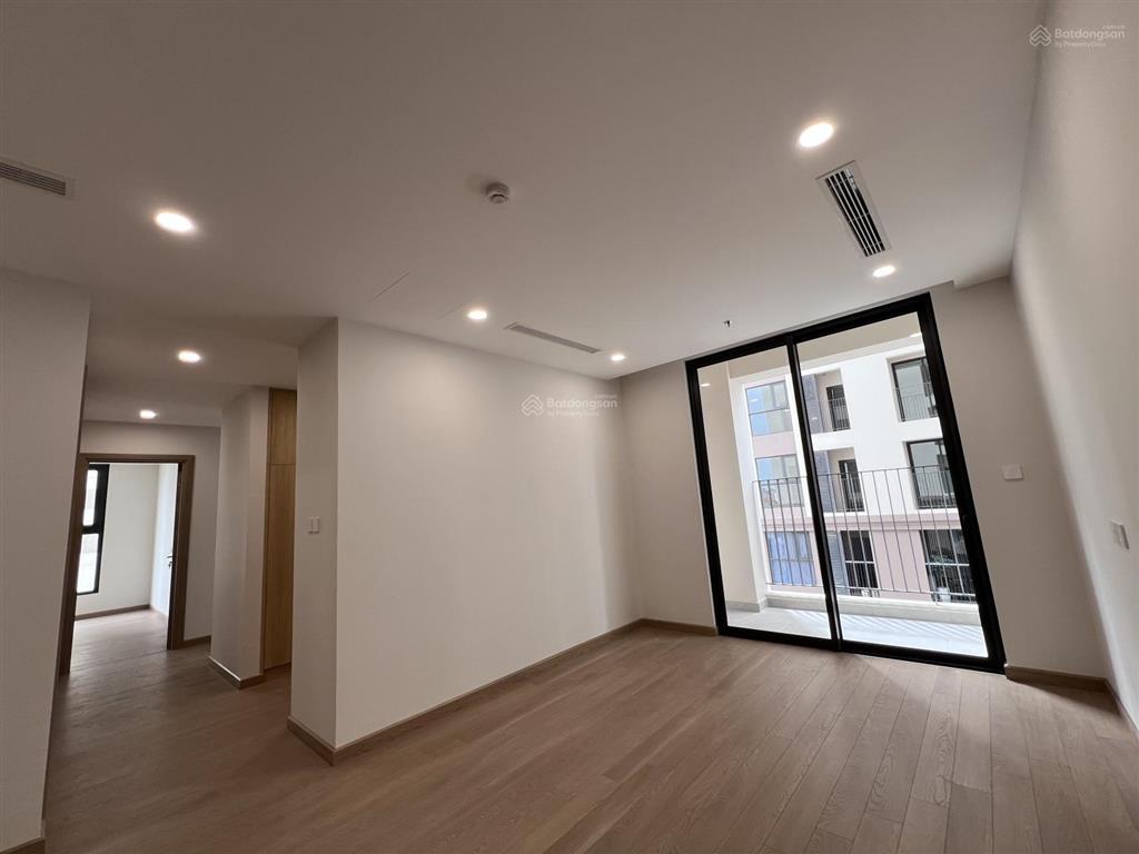 Chính chủ gửi bán nhanh căn 92m² 3pn2wc tầng 8 view nội khu cc the charm an hưng  nhận nhà luôn