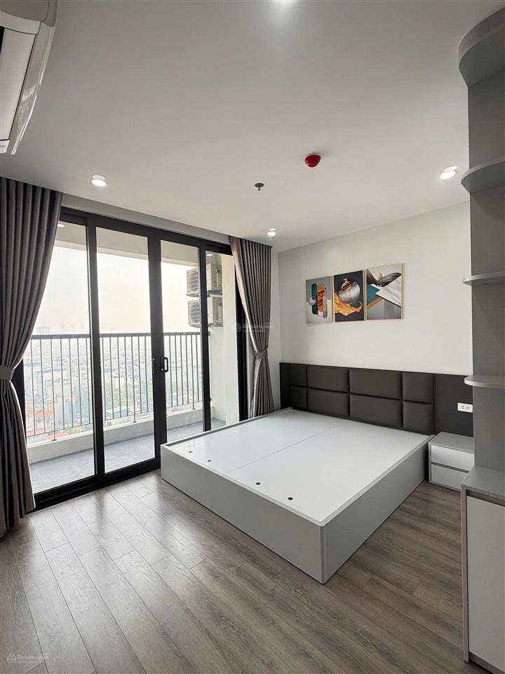 Chính chủ gửi bán nhanh căn 90m2 3pn2wc tầng trung hướng mát  full nội thất  sổ đỏ sẵn giao dịch