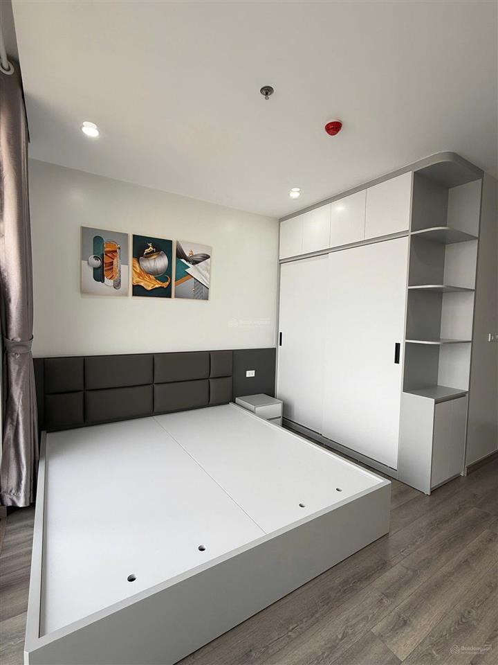 Chính chủ gửi bán nhanh căn 90m2 3pn2wc tầng trung hướng mát  full nội thất  sổ đỏ sẵn giao dịch