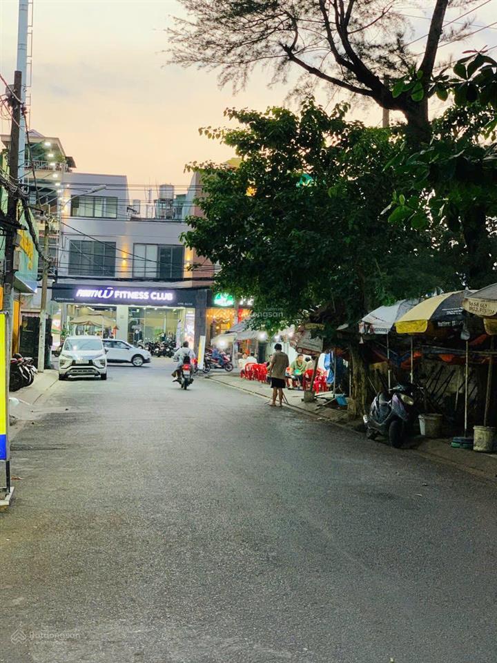 Nhà chính chủ bán! thành thái t.tâm q10 ra ba tháng 2 và ltk gồm 1 t 2 lầu đúc đẹp cần bán giá 10tỷ