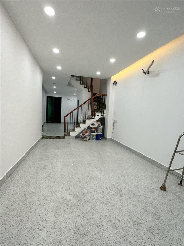 Mặt tiền có lề đường! mặt bằng tầng trệt đẹp 3.5 x 15 phù hợp mở, cty, làm đẹptócmassage...10tr