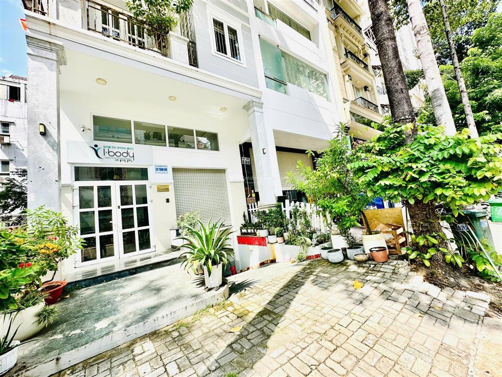 Cho thuê mặt bằng trệt lửng lối đi riêng hưng gia 2 mt đặng đại độ phú mỹ hưng, giá 25tr/th