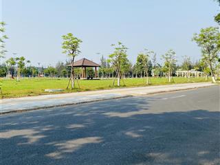 Chính chủ bán đất tặng nhà 1 mê cẩm nam 12 đối diện công viên