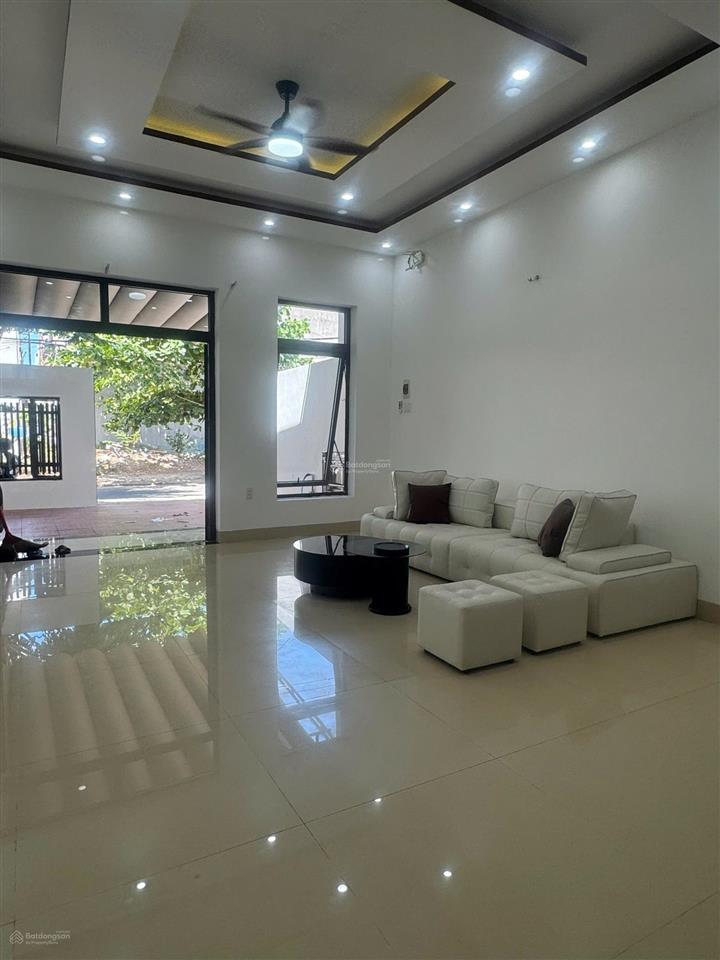 Chính chủ cần bán gấp nhà mt nhân hòa 8, hòa xuân, đà nẵng. đang cho thuê 8tr/tháng