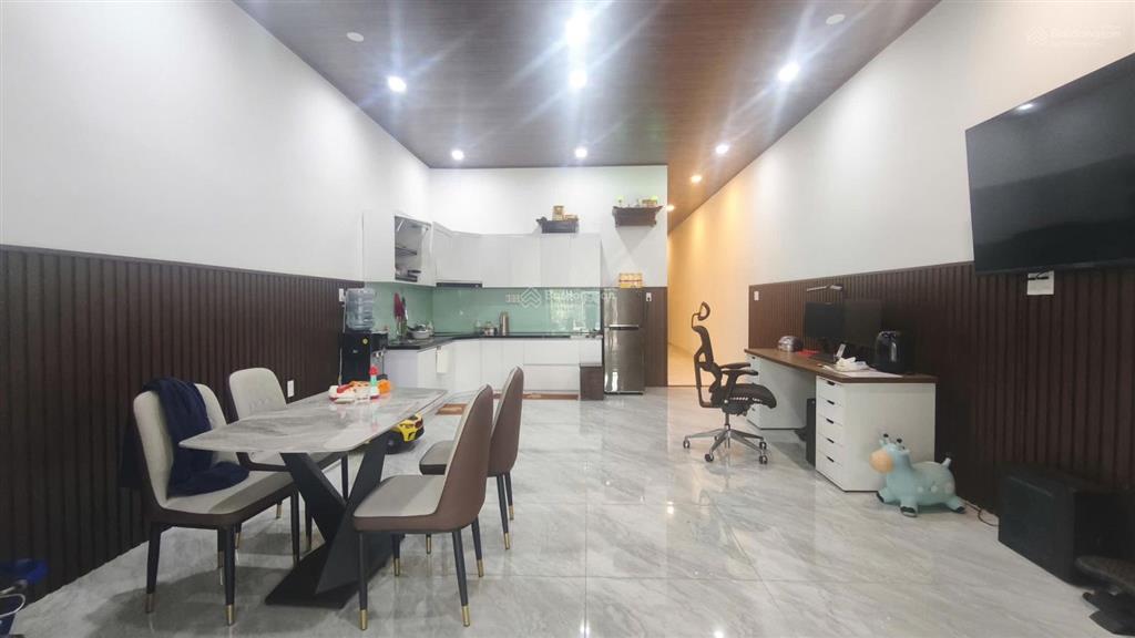 Bán nhà c4 2pn ngay trung tâm hòa xuân giá chỉ hơn 4 tỷ xíu xiu