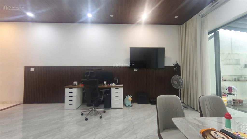 Bán nhà c4 2pn ngay trung tâm hòa xuân giá chỉ hơn 4 tỷ xíu xiu