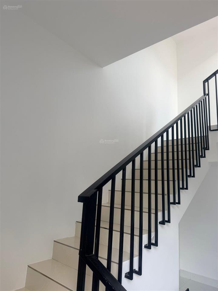 Bán nhà đối diện công viên, đường 7m5 khu trung tâm hòa xuân giá cực tốt