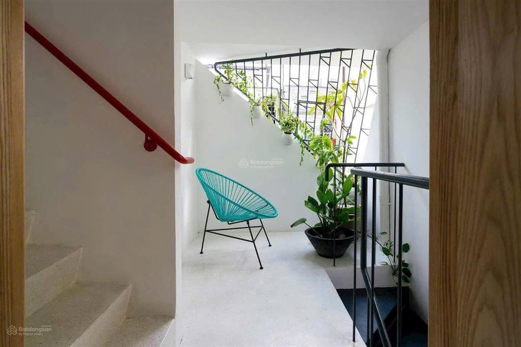 Hoa hồng người giới thiệu. 6,39t  nhà đẹp q10  5 tầng x 40m2.  0933 833 ***