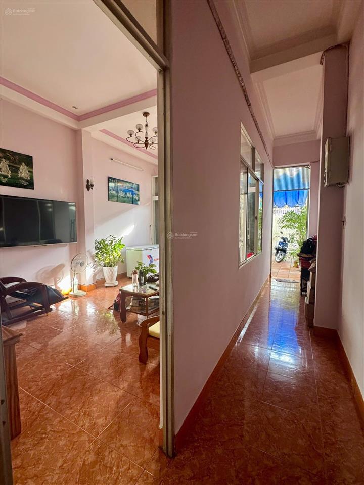 Bán nhà 3 tầng mặt tiền đường tản viên, cách biển chỉ 500m, thuận tiện kinh doanh, xây khách sạn