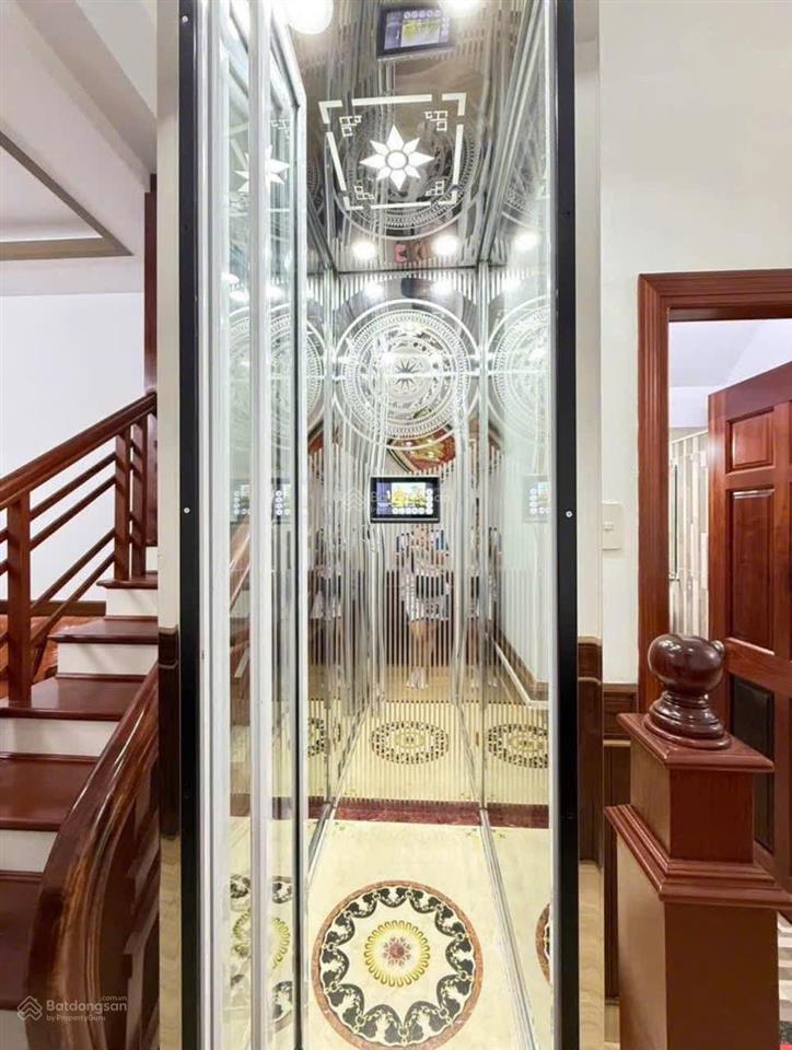 Bán nhà mặt tiền đường châu văn liêm, phước long có thang máy. đầy đủ nội thất xịn, sổ đã hoàn công