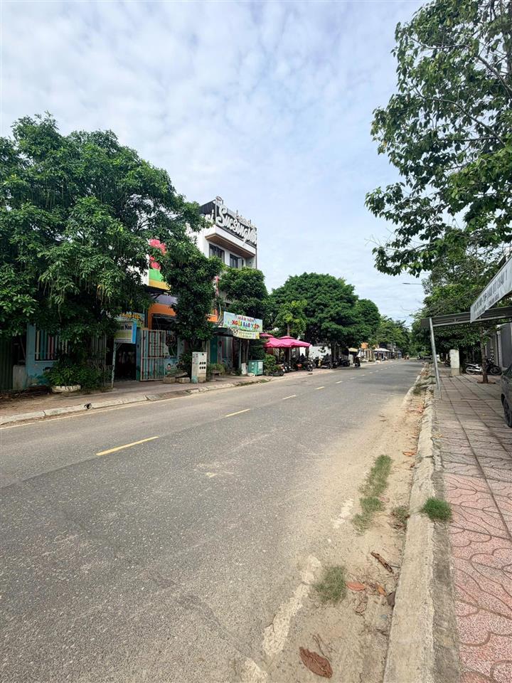 Cần tiền bán lô đất khu đô thị mới nam sông cái đã có sổ đỏ, đường hiện trạng 16m, vị trí tiềm năng