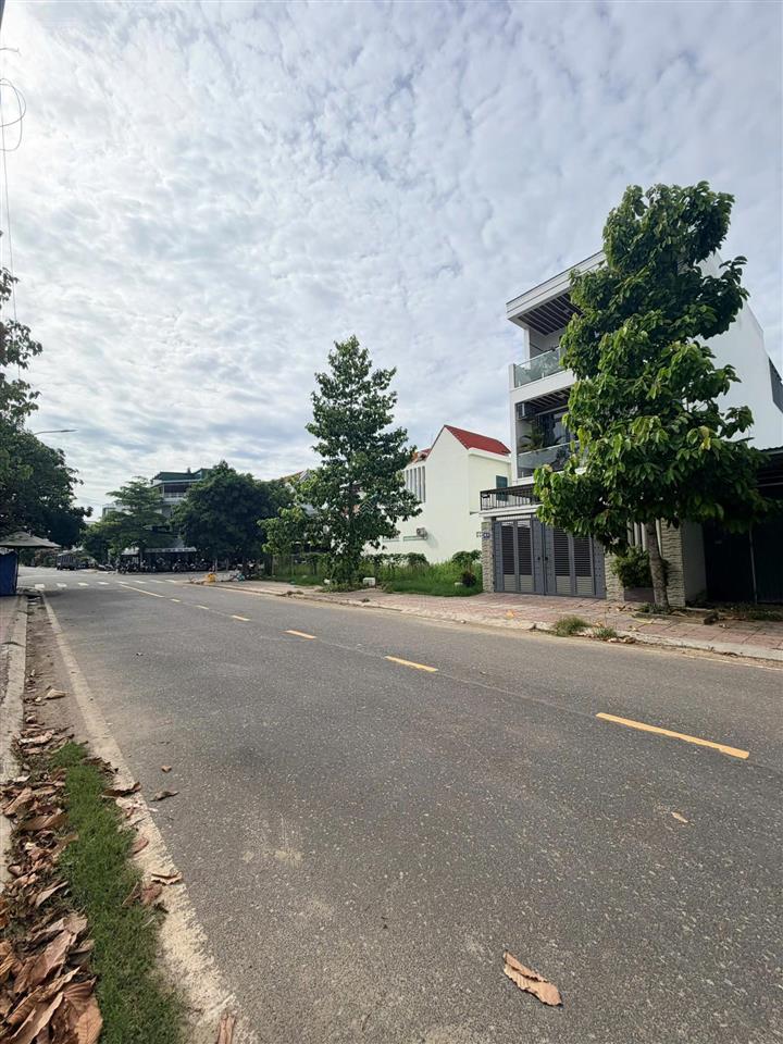 Cần tiền bán lô đất khu đô thị mới nam sông cái đã có sổ đỏ, đường hiện trạng 16m, vị trí tiềm năng