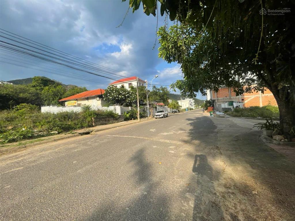 Bán đất biệt thự đường triệu quang phục gần biển, giá chỉ 50 triệu/m2, sổ đỏ lâu dài