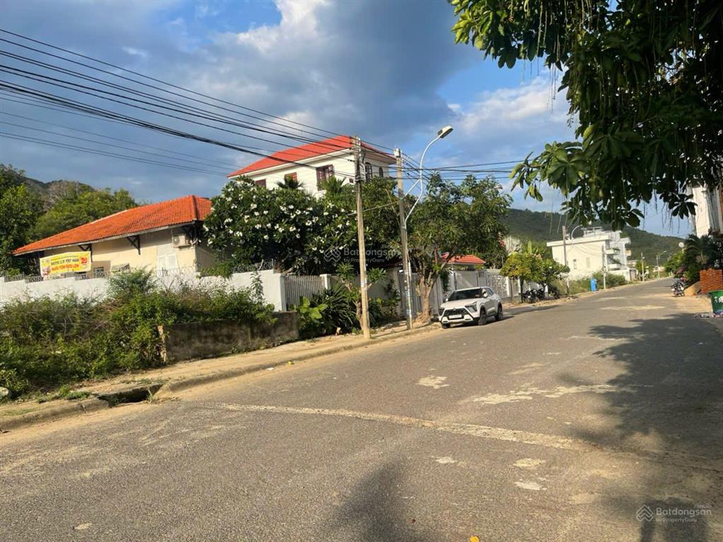 Bán đất biệt thự đường triệu quang phục gần biển, giá chỉ 50 triệu/m2, sổ đỏ lâu dài